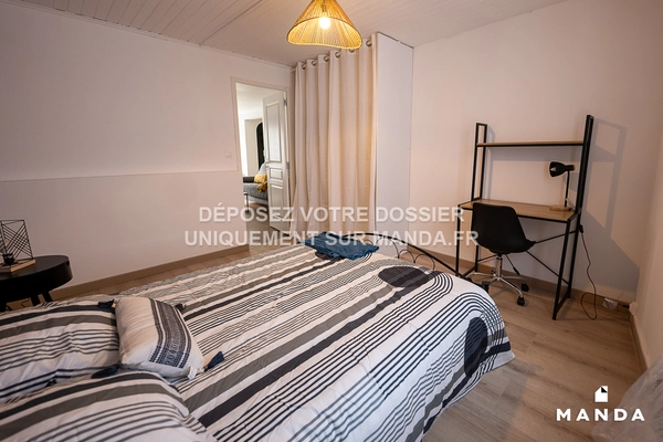 Chambre dans 4 pièces meublé 46 Rue De Mouvaux, Roubaix - 1e étage - 13m²
