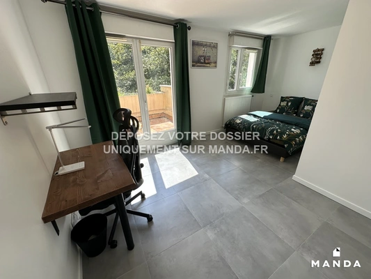 Chambre dans 7 pièces meublé 8 Place Pablo Picasso, Champs-sur-Marne - 3e étage - 16m²