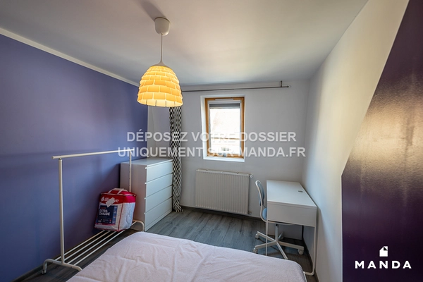 Chambre dans 4 pièces meublé 15 Rue Du Commerce, Lille - RDC - 10m²