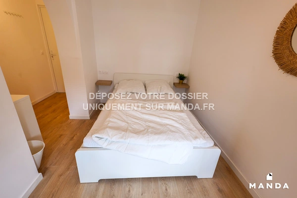Chambre dans 7 pièces meublé 19 Rue De L'amiral Courbet, Lille - 1e étage - 17m²