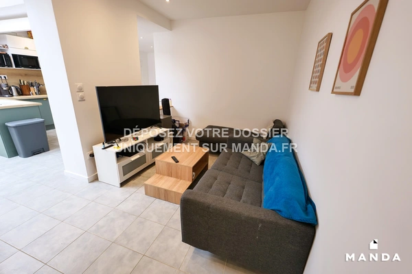 Chambre dans 7 pièces meublé 19 Rue De L'amiral Courbet, Lille - 1e étage - 17m²