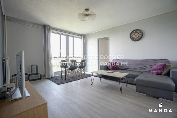 4 pièces meublé 6 Place Jules Verne, Pierrefitte-sur-Seine - 6e étage - 82m²