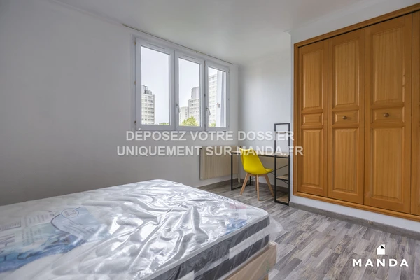 Chambre dans 5 pièces meublé 15 Rue Des Bergères, Les Ulis - 3e étage - 13m²