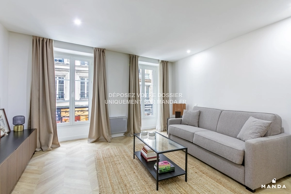 Studio meublé 16 Rue De Paradis, Paris - 1e étage - 30m²
