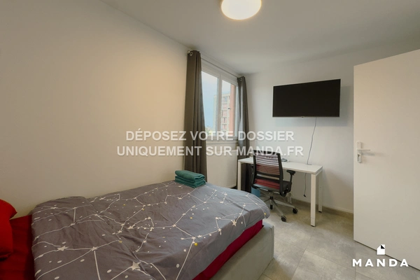 Chambre dans 6 pièces meublé 30 Rue D'oraison, Saint-Ouen-l'Aumône - 5e étage - 10m²