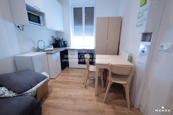 Studio meublé 56 Rue de Calais, Tourcoing - Rez-de-chaussée - 13m²