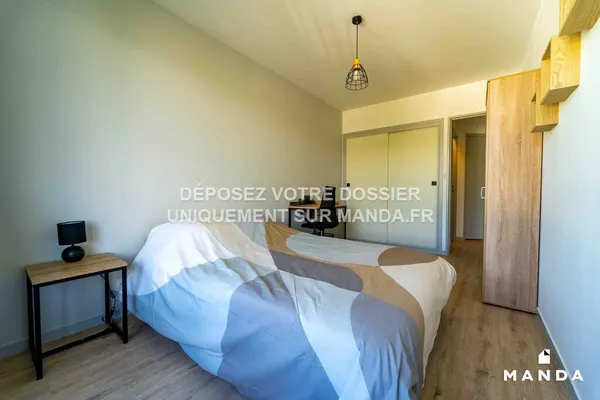 Chambre dans 5 pièces meublé 56 Rue César Geoffray, Angers - 3e étage - 12m²