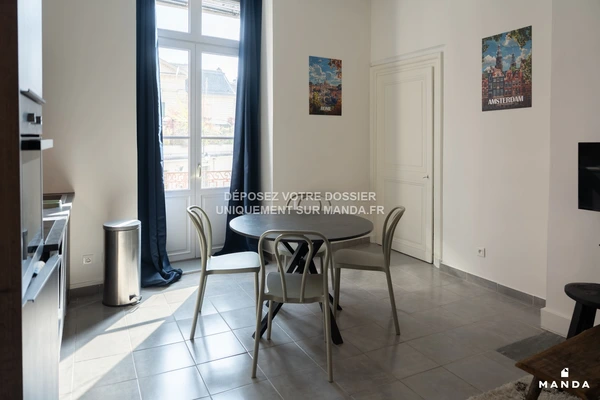 Studio meublé 12 Place Saint Paul, Lyon - 1e étage - 27m²