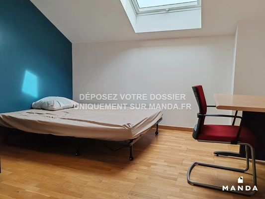 Chambre dans 5 pièces meublé 85 Rue Paul Morin, Nanterre - 1e étage - 11m²
