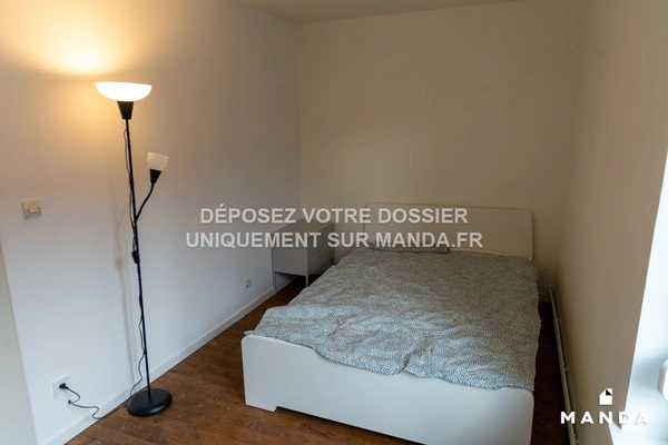Chambre dans 5 pièces meublé 40 bis Rue de la Justice, Lille - RDC - 11m²