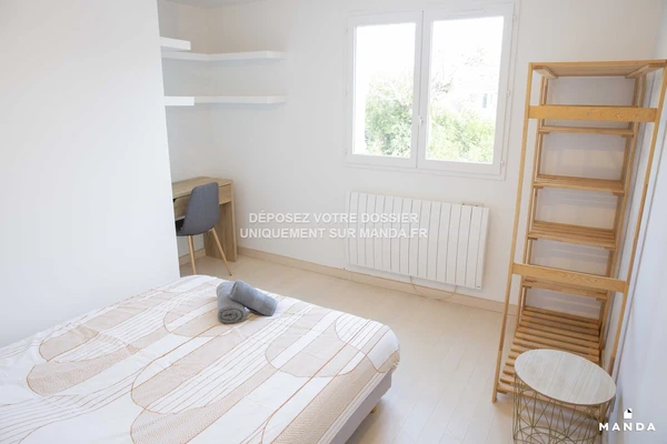 Chambre dans 6 pièces meublé 4 Rue du Pont Levis, Évry - RDC - 9m²