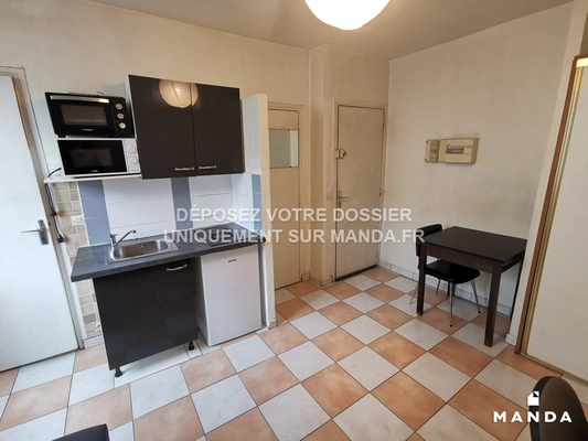 Studio meublé 91 Cours Berriat, Grenoble - 2e étage - 18m²