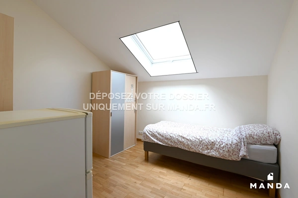 Chambre dans 5 pièces meublé 85 Rue Paul Morin, Nanterre - 1e étage - 11m²