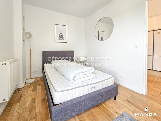 Chambre dans 7 pièces meublé 136 Rue De Chevilly, L'Haÿ-les-Roses - 2e étage - 10m²