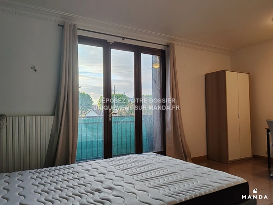 8 pièces meublé 42 Rue Du Docteur Variot, Rosny-sous-Bois - 2e étage - 260m²