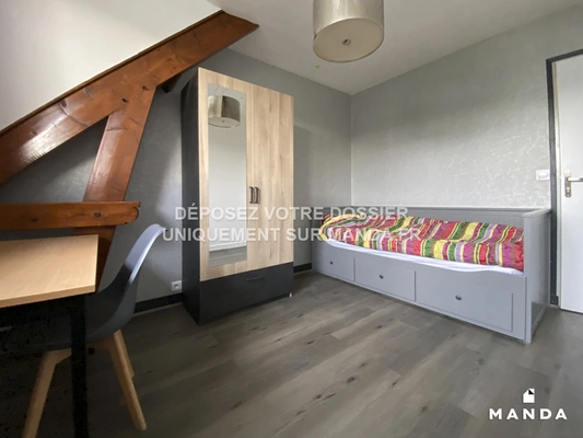 Chambre dans 8 pièces meublé 42 Rue Du Docteur Variot, Rosny-sous-Bois - 2e étage - 13m²