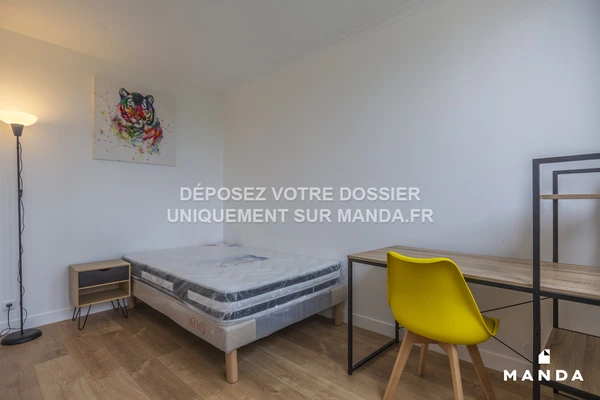 Chambre dans 5 pièces meublé 15 Rue Des Bergères, Les Ulis - 3e étage - 9m²