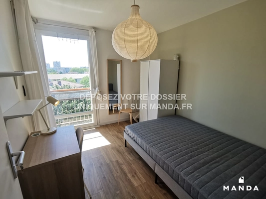 Chambre dans 5 pièces meublé 23 Rue du Professeur Roux, Vénissieux - 4e étage - 12m²