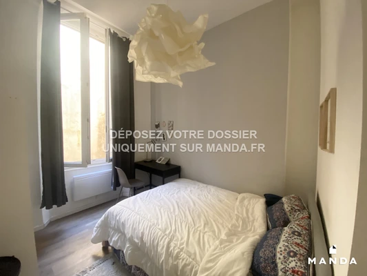 Chambre dans 6 pièces meublé 8 Place Du Marché Des Capucins, Marseille - 1e étage - 10m²