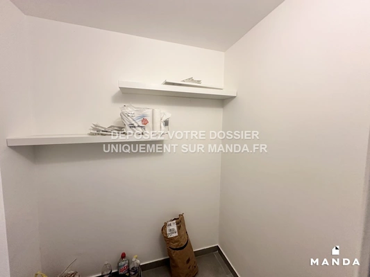 Chambre dans 5 pièces meublé 2 Square Du Vexin, Mantes-la-Jolie - 1e étage - 10m²