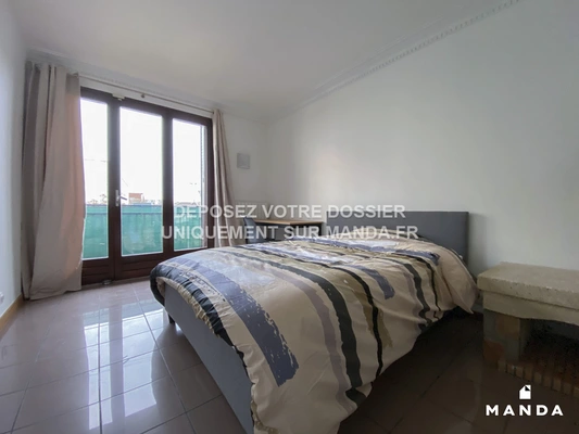 Chambre dans 8 pièces meublé 42 Rue Du Docteur Variot, Rosny-sous-Bois - 2e étage - 14m²