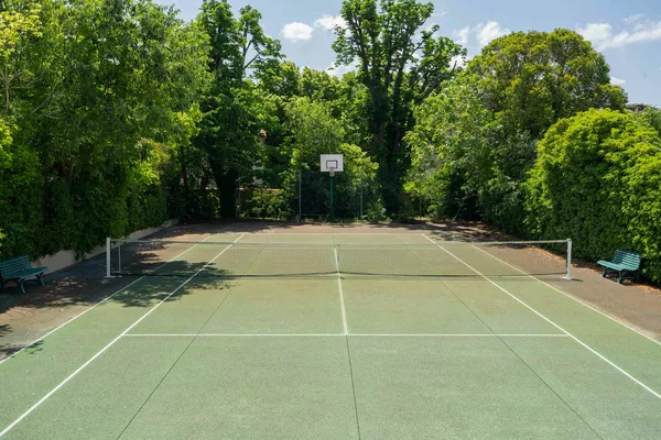 Terrain de tennis