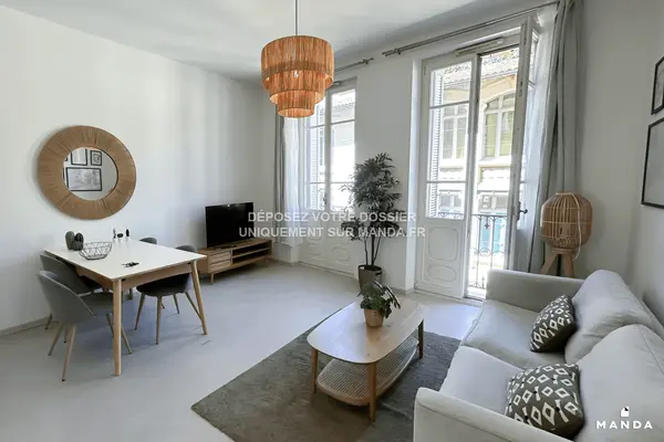 3 pièces meublé 65 , rue de la République, Marseille - 2e étage - 64m²
