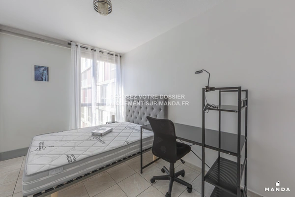 Chambre dans 6 pièces meublé 8 Place Jules Verne, Pierrefitte-sur-Seine - 2e étage - 10m²