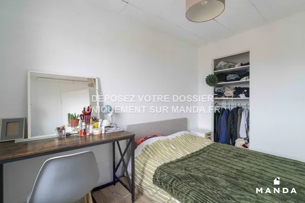 Chambre dans 4 pièces meublé 79 Rue Kléber, Marseille - 9e étage - 10m²