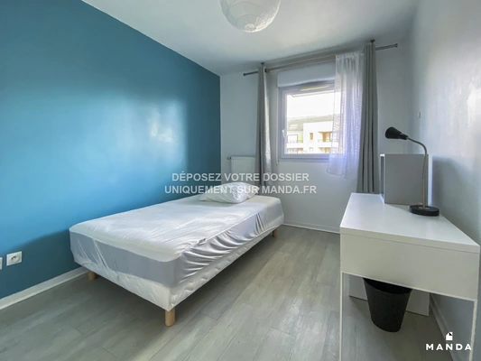 Chambre dans 4 pièces meublé 33 Rue du Marquis de Raies, Courcouronnes - 2e étage - 10m²