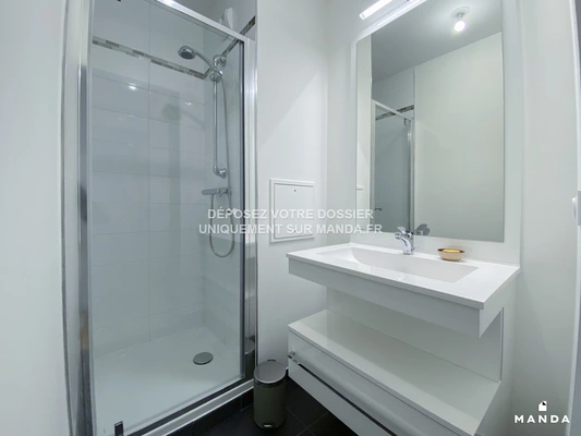 Chambre dans 5 pièces meublé 99 Rue Ardoin, Saint-Ouen - 1e étage - 11m²