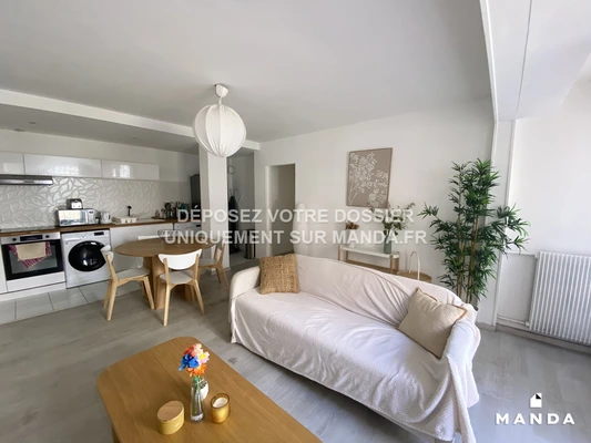Chambre dans 5 pièces meublé 17 Rue Emile Duclaux, Marseille - 1e étage - 15m²