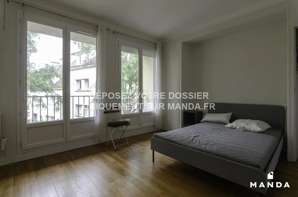 5 pièces meublé 1 Place Pierre Goujon, Mantes-la-Jolie - 2e étage - 76m²