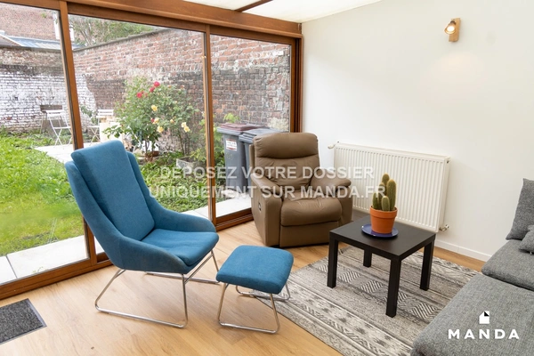 Chambre dans 6 pièces meublé 135 Rue Mattéotti, Lille - 2e étage - 10m²